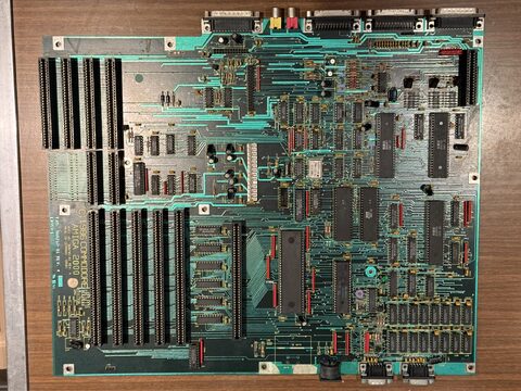 Braunschweiger Amiga-2000-Board mit türkisfarbenen Leiterbahnen