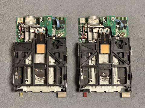 img11: Beide Laufwerke offen, Nest entfernt