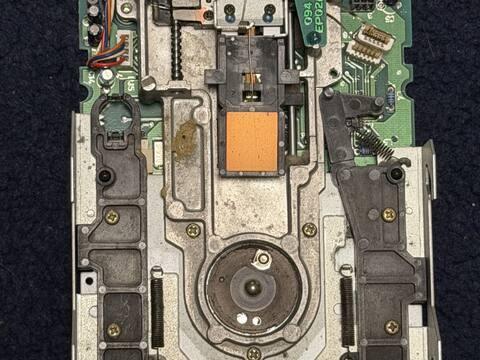 img12: Mechanik runter, darunter noch Reste